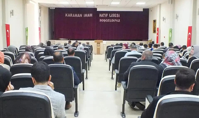 Aile Okulu Semineri Devam Ediyor 