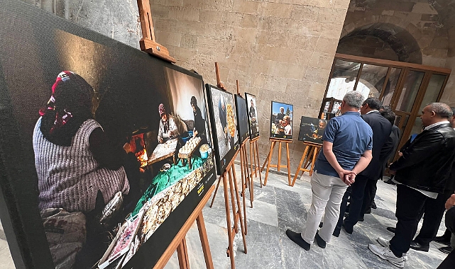 Alınteri Karma Fotoğraf Sergisi Açıldı