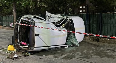 Devrilen otomobilin sürücüsü hayatını kaybetti