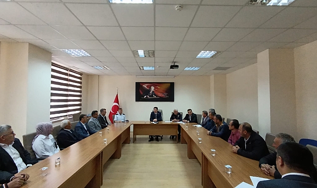 Ermenek’te Muhtarlar Kaymakam Erdoğan’la Bir Araya Geldi
