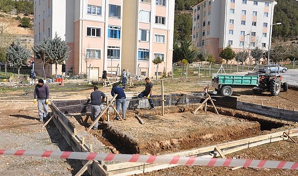 Ermenek'te TOKİ Bölgesinde Market-Büfe Yapım Çalışmaları Tamamlandı