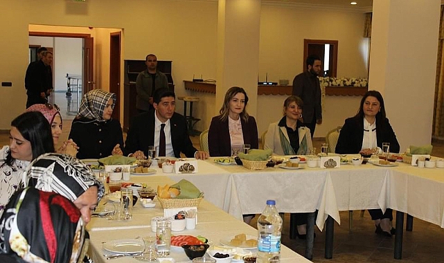 Hanımefendi Sarıibrahim Ermenek’te şehit aileleriyle buluştu