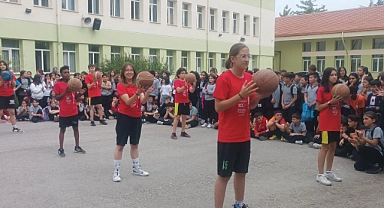 İmaret Ortaokulu'nda 19 Mayıs Coşkusu