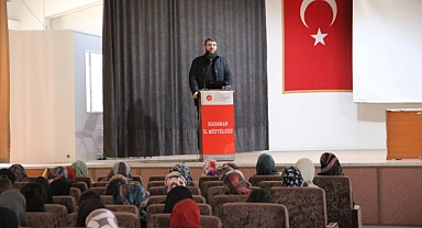 Karaman’da “Savaş, Göç ve Aile” Konulu Konferans Düzenlendi