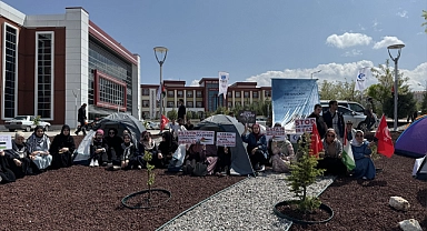 Karaman'da üniversite öğrencileri Gazze'ye destek için çadır nöbeti başlattı