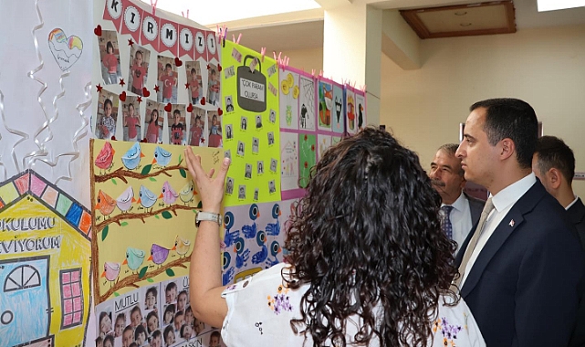 Kaymakam Ünlü, minik öğrencilerin hünerlerini beğendi