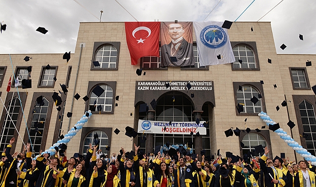 KMÜ Kazımkarabekir MYO'de Mezuniyet Coşkusu