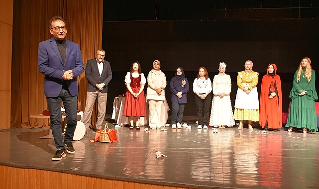 Masallar Dile Geldi: Dr. Sadık Ahmet İlkokulu Velilerinden Büyüleyici Tiyatro Gösterisi