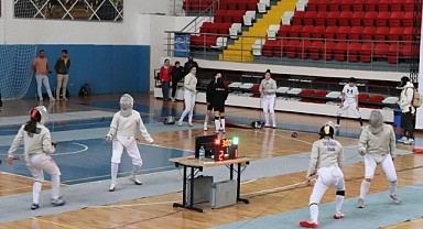 Okul Sporları Eskrim Türkiye Şampiyonası Karaman'da Başladı