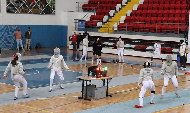 Okul Sporları Eskrim Türkiye Şampiyonası Karaman'da Başladı