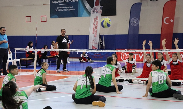 Oturarak Voleybol Türkiye Şampiyonası Başladı