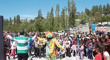 Sarıveliler'de Geleneksel İkinci Çocuk Oyunları Şenliği Yapıldı