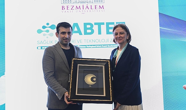 Selçuk Bayraktar, "Türk evlatlarının geliştirdiği insansız hava araçları çok önemli bir göreve imzasını attı."