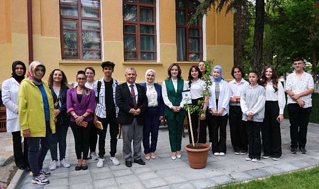 Şiirlerin Kökleri ve Şairlerin İzinde Fidanlar Proje Etkinliği Yapıldı