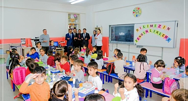 Vali Sarıibrahim İbrahim Bey İlkokulu/Ortaokulunu Ziyaret Etti