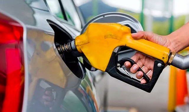 Akaryakıtta fiyatlar değişti. Benzin ve motorine indirim geldi