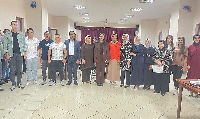 Aşçı Yardımcıları Belgelerini aldı