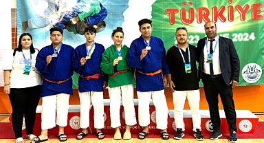 Avrupa Kuraş Şampiyonasında Karamanlı Sporcular Başarılarıyla Gururlandırdı