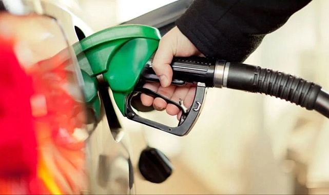 Ertelenen motorin ve benzin zammı, pompaya yansıyacak