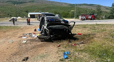 Hafif ticari aracın devrildiği kazada 1 çocuk öldü, 5 kişi ağır yaralandı