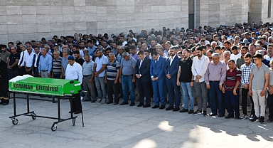 İl Genel Meclisi üyesi Adem Gök'ün annesi toprağa verildi