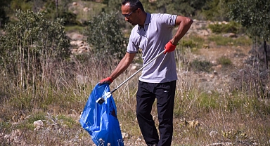 Kendini doğaya adayan akademisyen, çevreye duyarlılığı artırmak için çabalıyor