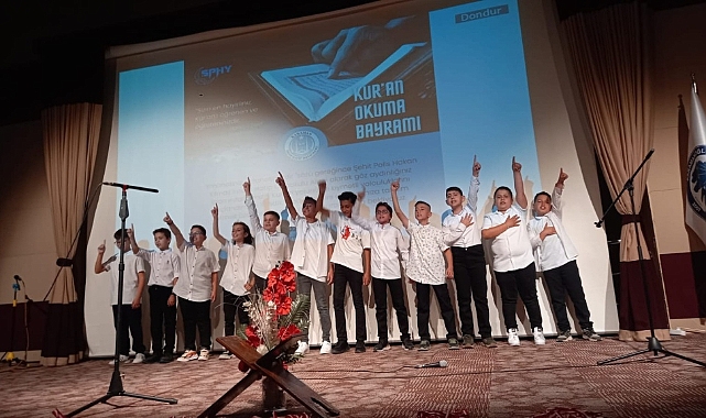 Kur'an Bülbülleri Madalyalarını Aldı