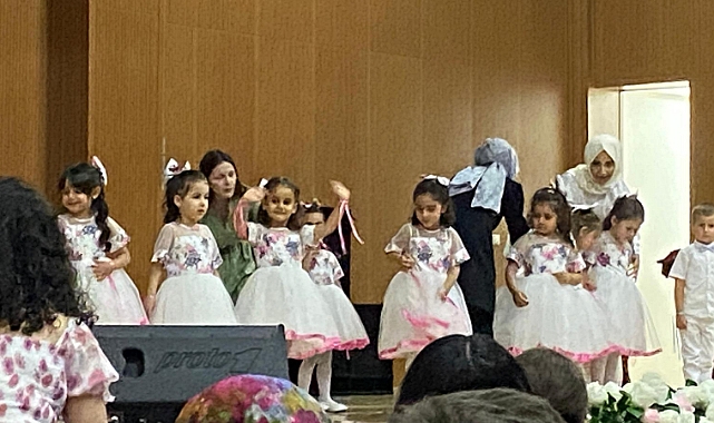 Minikler ilk mezuniyet heyecanlarını yaşadı