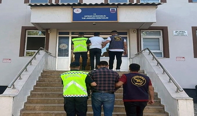 Muhtar adayını dolandırdığı iddia edilen 2 şüpheli yakalandı