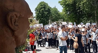 Okullar’da Karne Heyecanı ve Tatil Sevinci