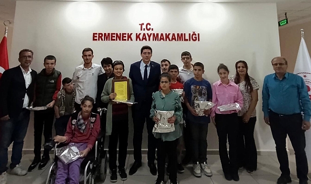 Özel Eğitim Öğrencilerinden Kaymakam Erdoğan'a ziyaret