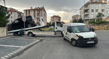 Trafik kazasında 1'i ağır 10 kişi yaralandı