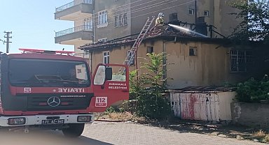Yangında evde büyük hasar oluştu