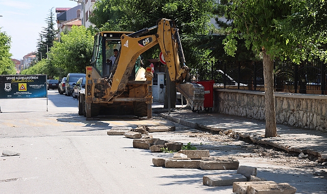 2. İstasyon Caddesi Yenileniyor