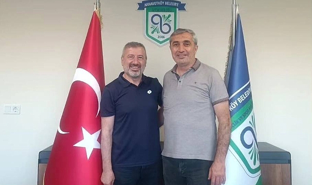 Arnavutköy Belediyespor Teknik Direktörü Mustafa Sarıgül, görevinden ayrıldı