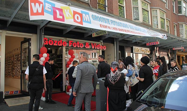 Gözde Fotoğraf Stüdyosu Rotterdam'da Törenle Açıldı