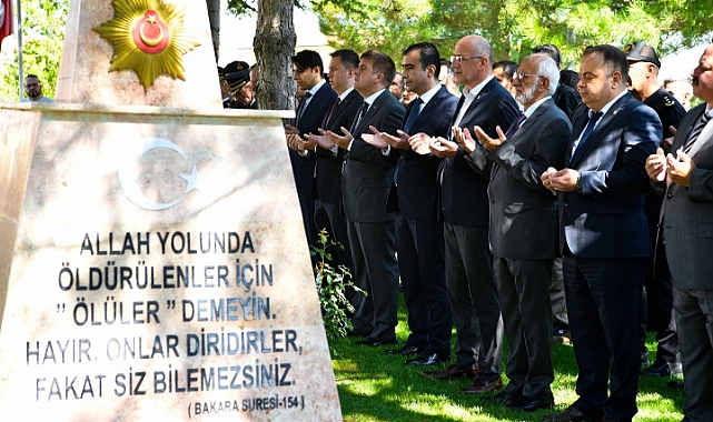 İl Protokolü Karaman Şehitliğinde