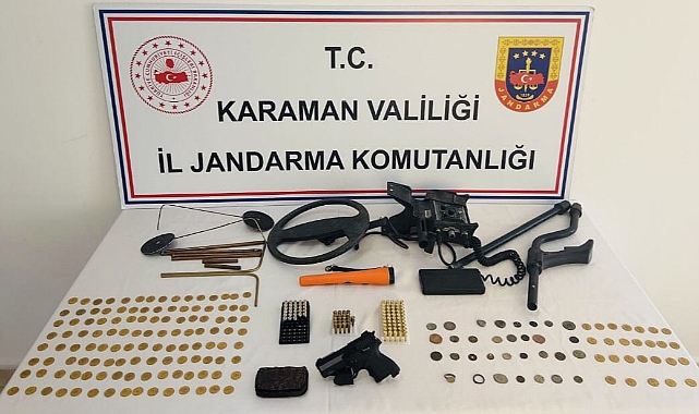 Jandarma definecilerin buldukları tarihi eserleri satamadan ele geçirdi