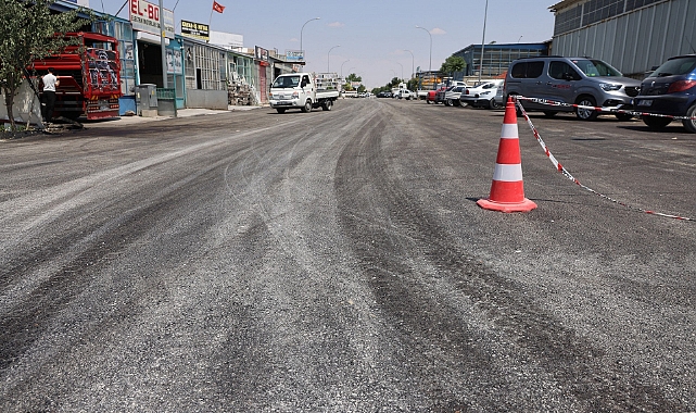 Sanayi Sitesinde Yıpranan Yollar Asfaltlanıyor
