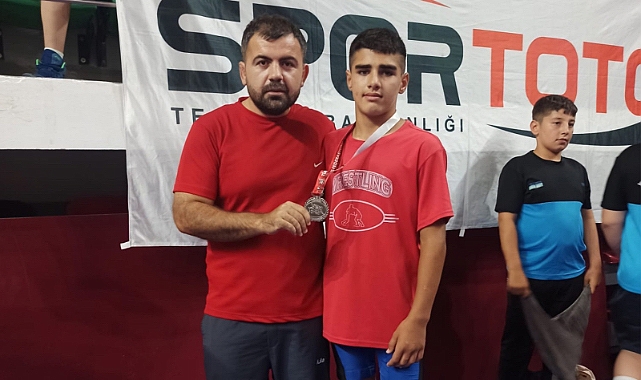 Semih Cihan Ankaralı Güreşte Türkiye ikincisi oldu