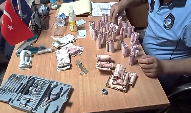 Dilencinin koltuk değneğinden 7 bin lira çıktı