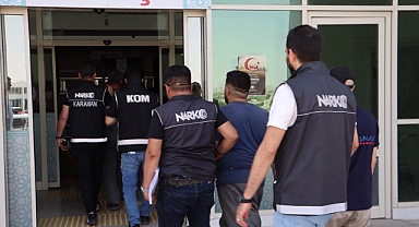 Uyuşturucu satıcısı 4 kişi yakalandı. 2'si tutuklandı