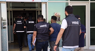 Uyuşturucu satıcısı 4 kişi yakalandı. 2'si tutuklandı