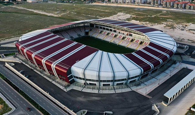 42 Firma Sezon Boyunca Karaman FK’ya destek verecek