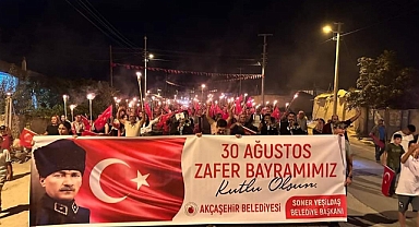 Akçaşehir'de Zafer Coşkusu vatandaşı sokağa döktü