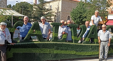 Huzurevi sakinleri Konya ve Isparta'yı gezdi