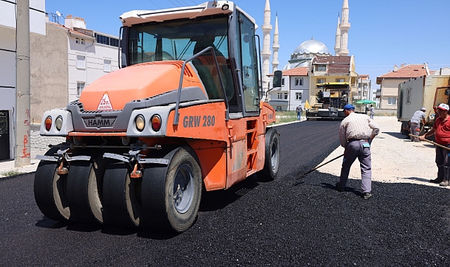 Karaman’da asfalt, yürüyüş yolu ve park çalışmaları devam ediyor