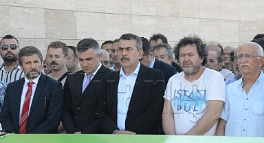 Milli Eğitim Bakanı Tekin, Karaman'da cenaze namazına katıldı