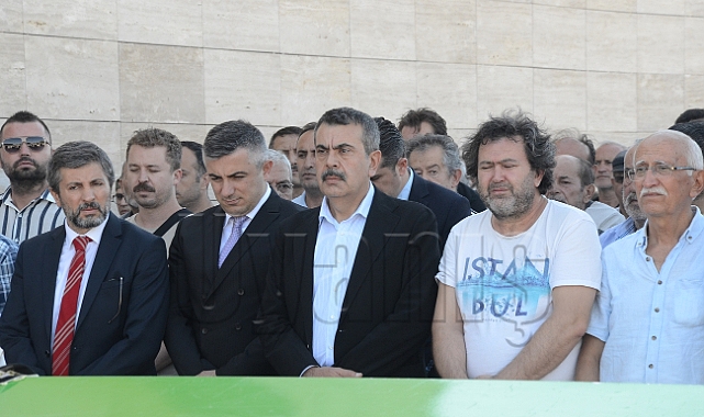 Milli Eğitim Bakanı Tekin, Karaman'da cenaze namazına katıldı