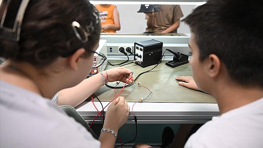 Özel mesleki ve teknik Anadolu lisesi öğrencilerine verilecek destek tutarlarında düzenleme yapıldı